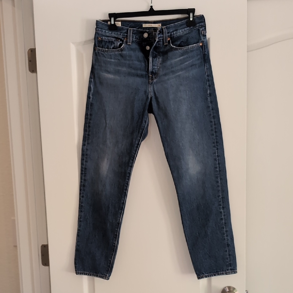 Levi's Classic Blue Straight Jeans with Vintage Appeal
